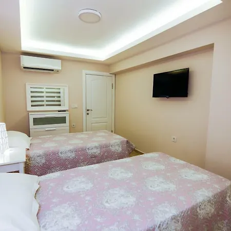 Little Gem's 2 Bedrooms Sea View Apartment Marmaris