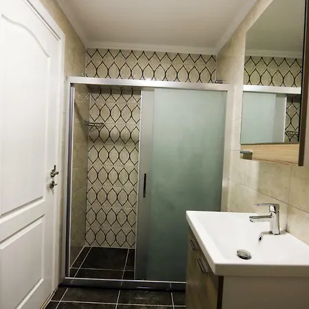 Little Gem's 2 Bedrooms Sea View